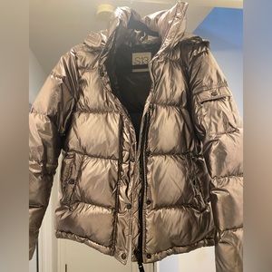 S13 winter puffer coat, with detachable hood. Silver/Gunmetal color